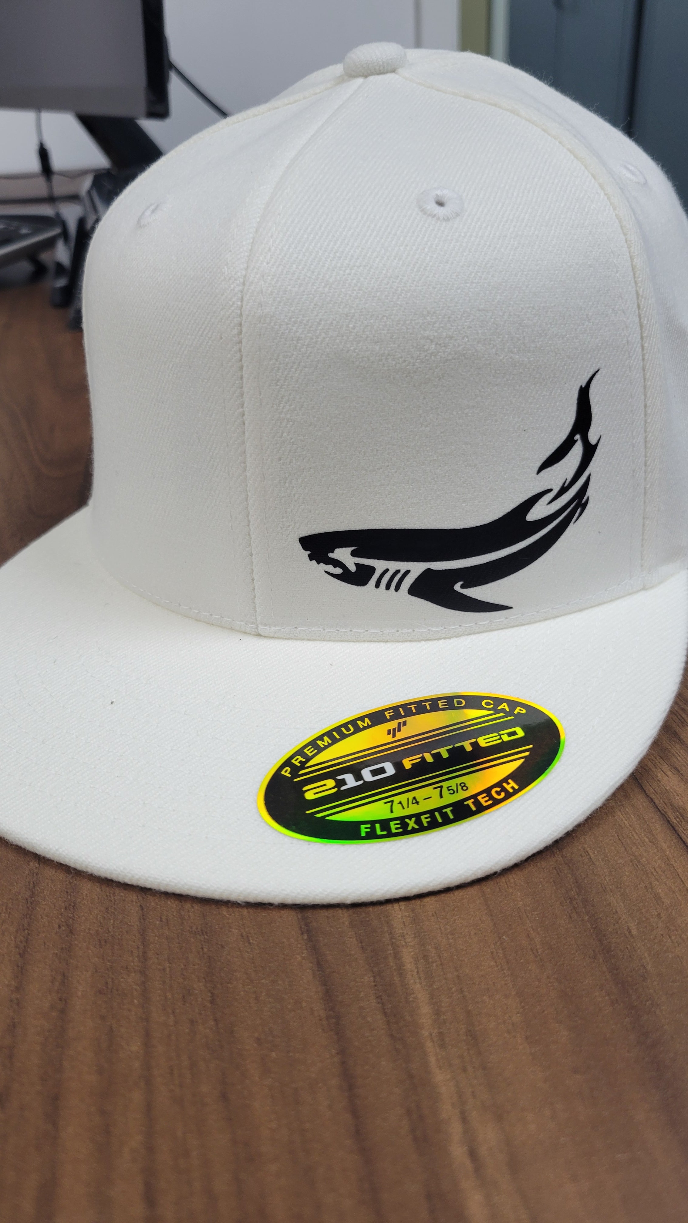 Flatbill Shark LoGo Flexfit