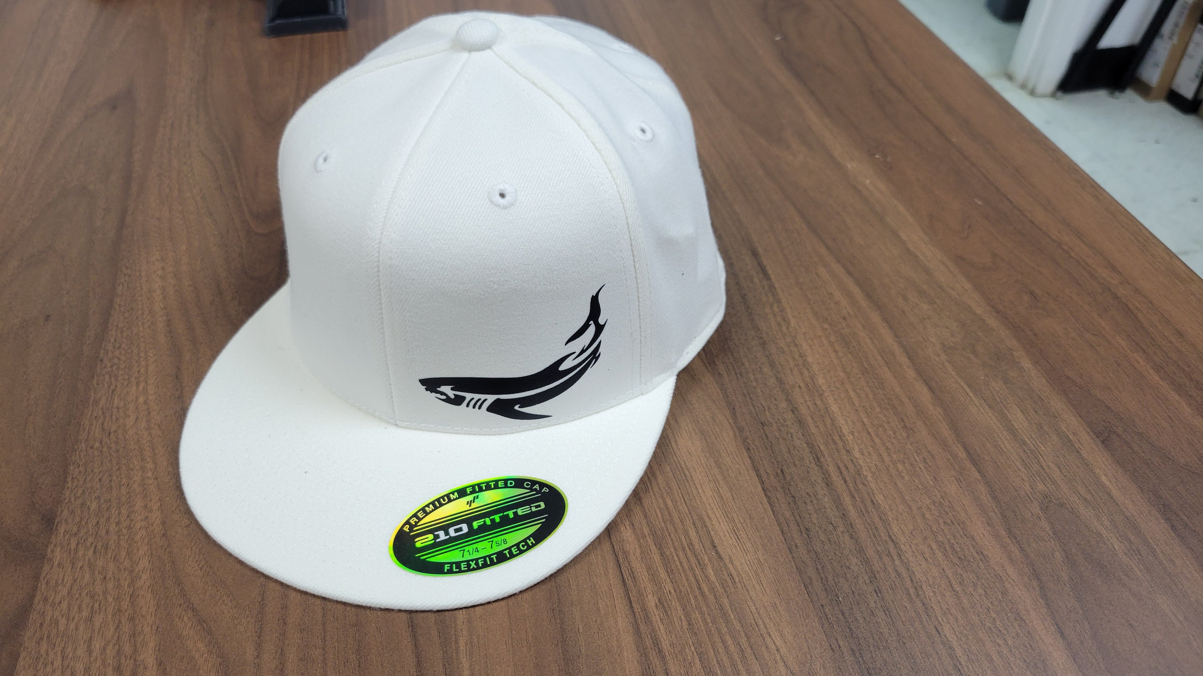 Flatbill Shark LoGo Flexfit