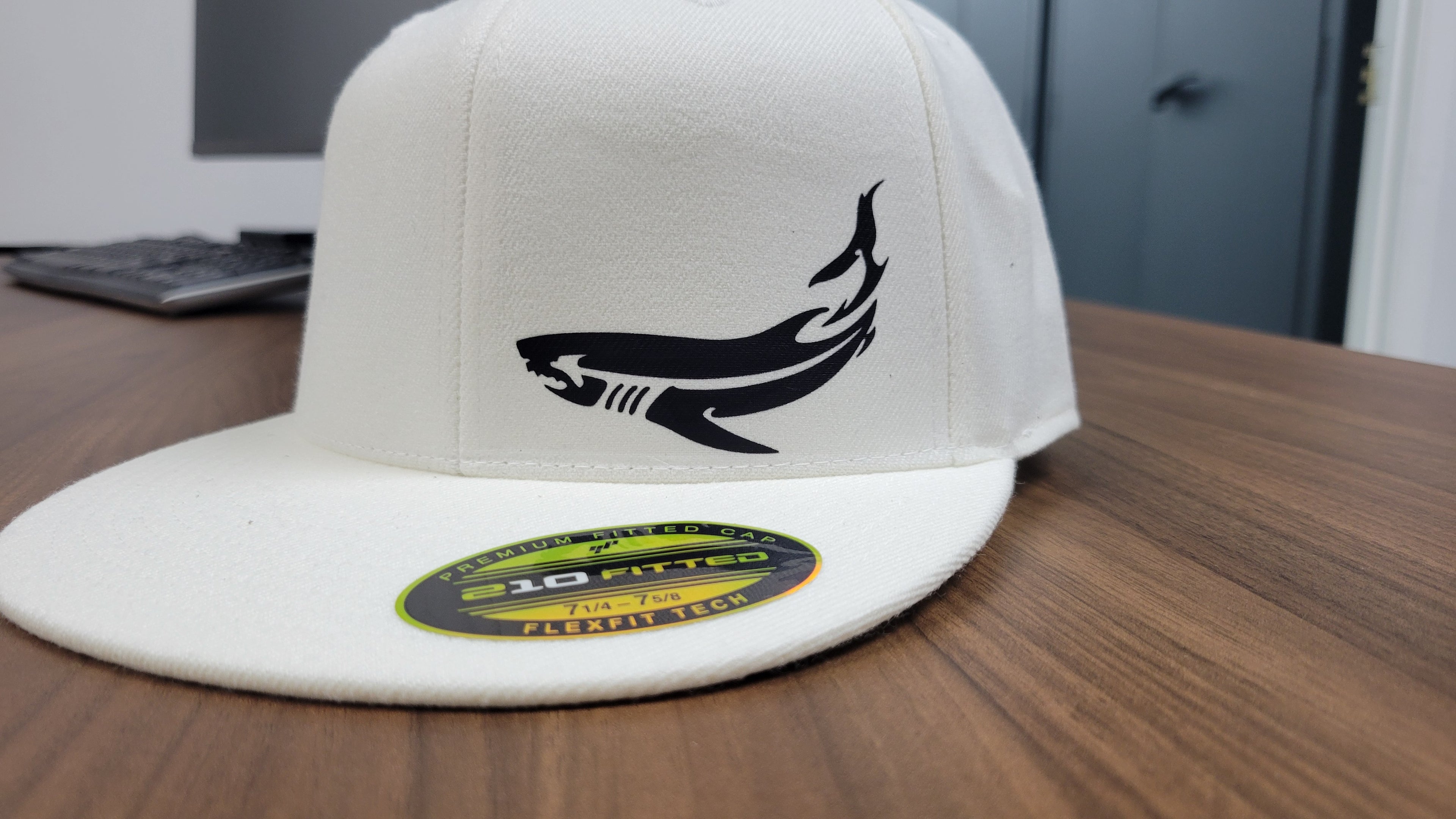 Flatbill Shark LoGo Flexfit